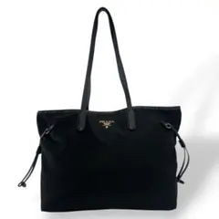 プラダ　トートバッグ　ハンドバッグ　肩掛け可　A4可　ナイロン　金ロゴ　黒