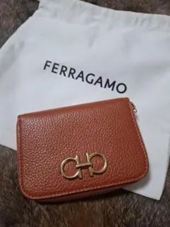 FERRAGAMO ブラウン 二つ折り財布のサムネイル