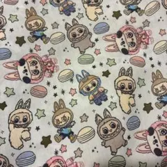 LABUBU 水色　ピンク　ラブブ　マカロン　ベージュ　生地　ぬいぐるみ