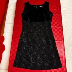 9号　ブラックベルベットレースタイトドレス