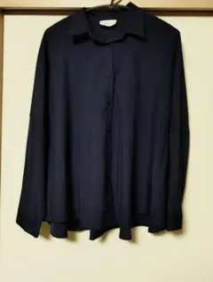 HUG.U ネイビー 長袖シャツ