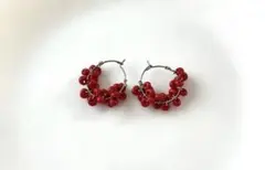 ハンドメイド★赤ドロップビーズ小さめフープピアス★一点もの