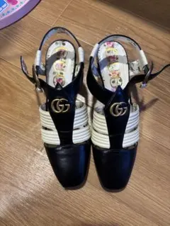 Gucci ストラップ付きレザーパンプス 35 1/2