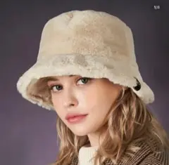 ファーロゴポイントバケットハット　VARZAR