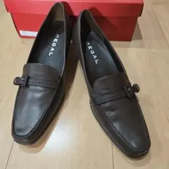 REGAL ブラウン ヒールローファー ストラップ付き