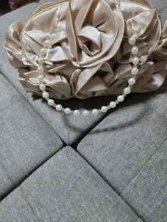 ベージュ フラワー装飾 バッグ