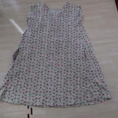 ユニクロ　PAUL & JOE コラボ花柄ノースリーブワンピース 130