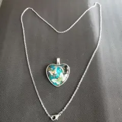 精巧な
ハート型ペンダント青と緑の蝶の模様の合金 ネックレス シルバー