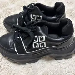 GYDAブラック スニーカーのサムネイル