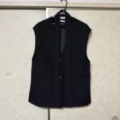 ap retro ノースリーブ黒ベスト ジレ ベルト付き ノーカラーベスト/ジレ