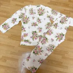 新品未使用　花柄　長袖　パジャマ 上下セット　Sサイズ　ゆったり　綿100%