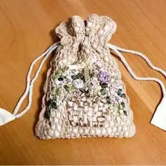 刺繍入りベージュ巾着袋