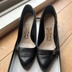 Ferragamo ブラック パンプス 中ヒールのサムネイル