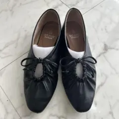 ソフトピクニック 黒 レザーフラットシューズ