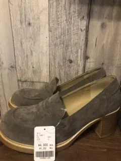 ローファー パンプス　カーキ色　新品タグ付　LL