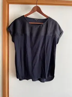 【新品】INDIVIインディヴィ ダークネイビー胸元デザインフレンチ袖カットソー