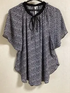 お値下げ❣️HK WORKS 涼しいブラウス ★ LL 小花柄のサムネイル