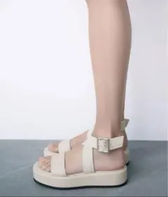 ZARA ザラ　バックル付きフラットレザーサンダル　サイズ37 厚底