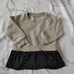 ベージュと黒のドット柄トレーナー 90cm