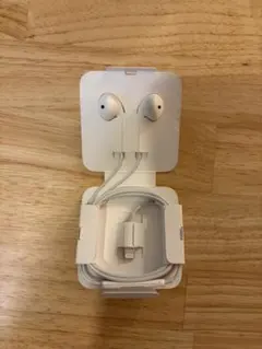 【純正】Lightningイヤホン、3.5mm 変換プラグ