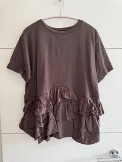 URBAN RESEARCH フリルTシャツ ブラウン ぺブラム