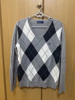 FRED PERRY ダイヤモンド柄 Vネックセーター S