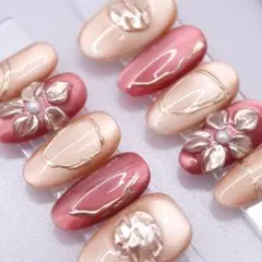 【489】ネイルチップSサイズ ベージュ 赤 3D花柄　メタリック マグネット