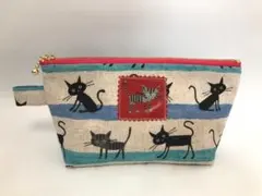 ハンドメイド　Cocoland　ねこ　ファスナーポーチ②　濃ピンク右向き