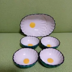 花びら型　脚付き陶器　小鉢4個セット