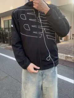 New Balance ナイロンジャケット 黒　XL フルジップ　フード付き