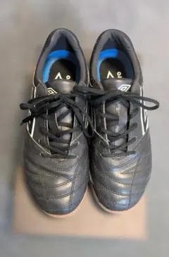 Umbro サッカー フットサル インドア シューズ 22.5