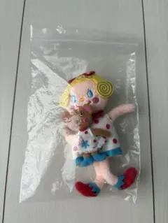 カーリーコレクション女の子とクマのチャーム キーチェーン付きのサムネイル