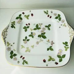Wedgwood Wild Strawberry プレート　24 28cmのサムネイル