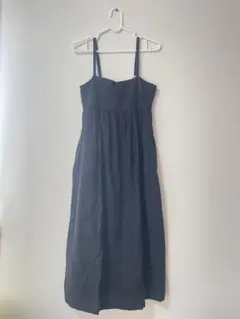 ユニクロ　黒のキャミワンピース ロング