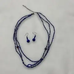 青いビーズのネックレスとイヤリングセット