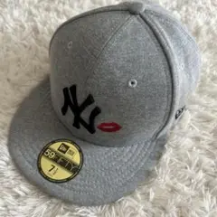 NEW ERA ニューエラ グレー リップマークデザイン　ベースボールキャップ