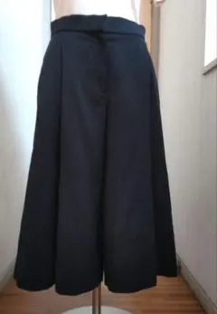 Mila Owen フロントタックワイドパンツ ひざ丈 ダークネイビー　サイズ0