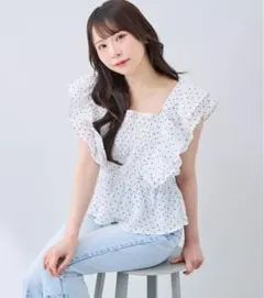 ドット柄 フリル スクエアネック ブラウスのサムネイル