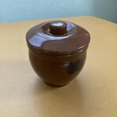 ミニ茶色の陶器製蓋付き容器