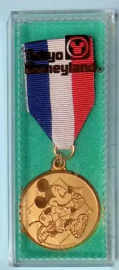 （中古品）ミッキーマウス スポーツフェスティバル メダル型ピンバッチ