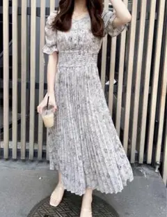 花柄　シフォン　Vネック　ワンピース