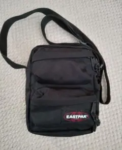 EASTPAKのショルダーバッグのサムネイル