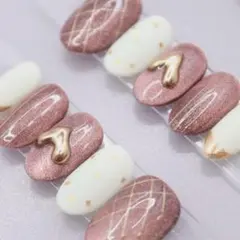 【784】ネイルチップSサイズ ピンク チェック　ゴールドハート 白 マグネット