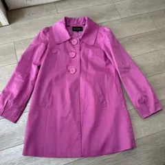 ピンク トレンチコート