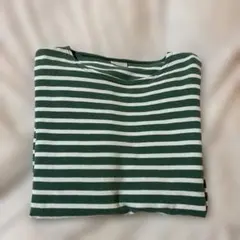 オーシバル グリーンとホワイトのボーダー ボートネック カットソー