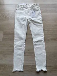 ZARA ホワイトパンツ　38 新品未使用　フリンジのサムネイル
