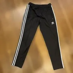 トラックパンツ