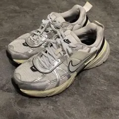 NIKE V2K RUN 25㎝ HJ4497-100 スニーカー