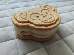 ダッフィー シリコンポーチ クッキー風 小物入れ カラビナ付き ディズニーシーのサムネイル