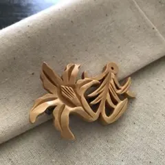 レトロ　花　ブローチ　木製
